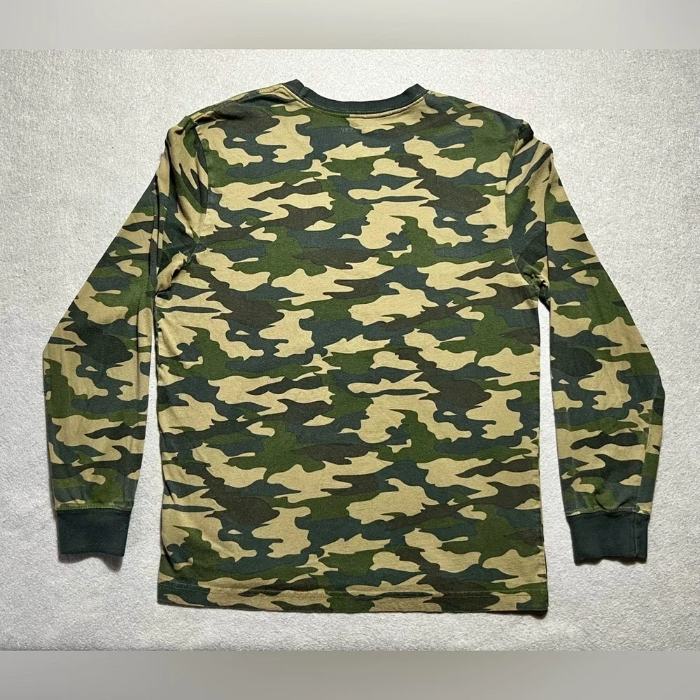True Religion Men’s Long Sleeve Camo T-Shirt Green Crewneck Size Medium